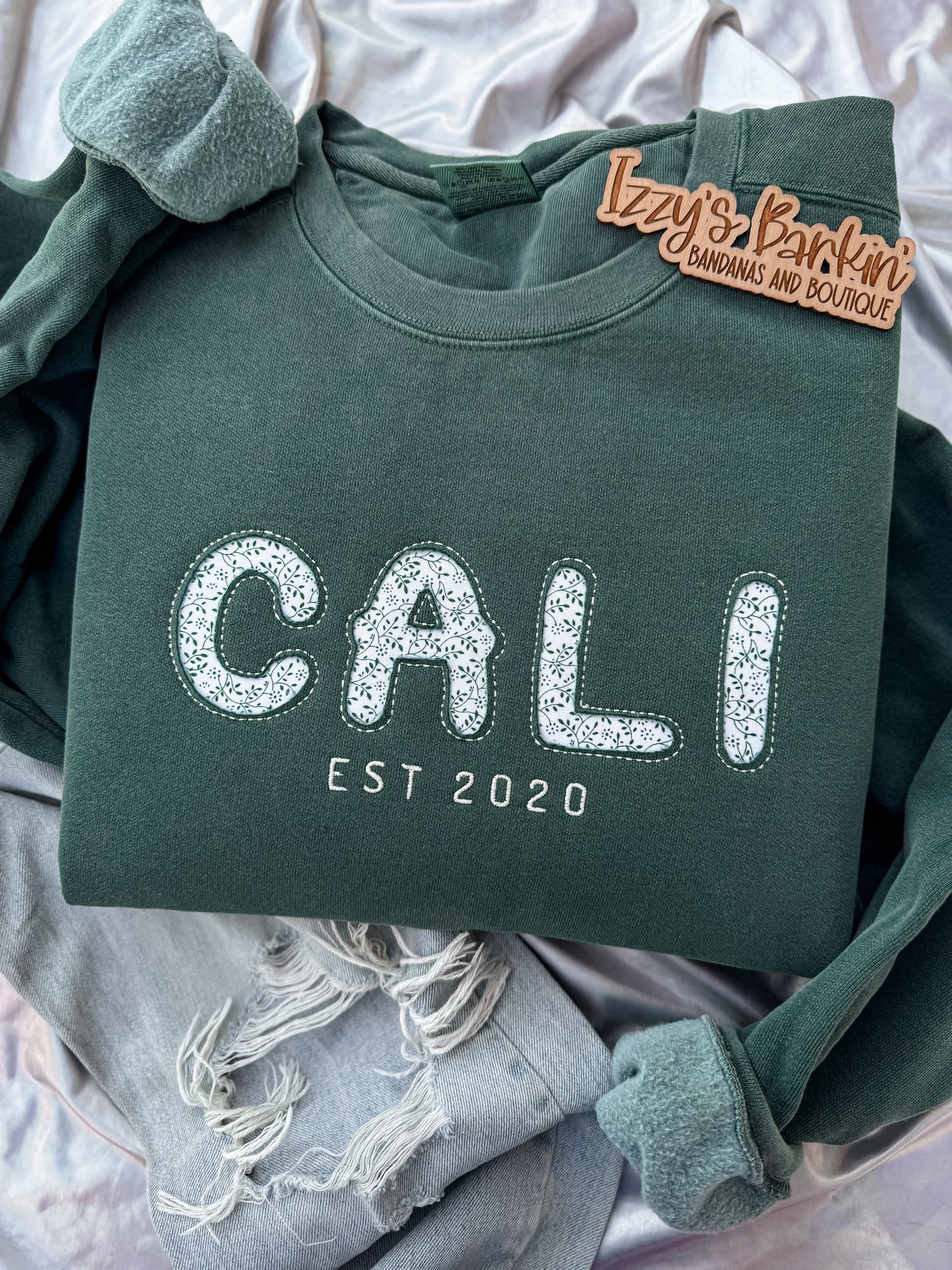 Custom Name Appliqué Crewneck (MAMA/BRIDE/CUSTOM)