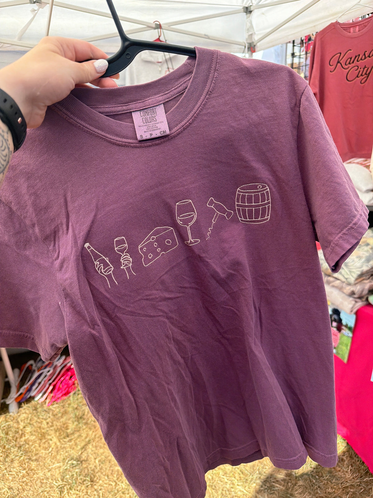 Wine icons tee