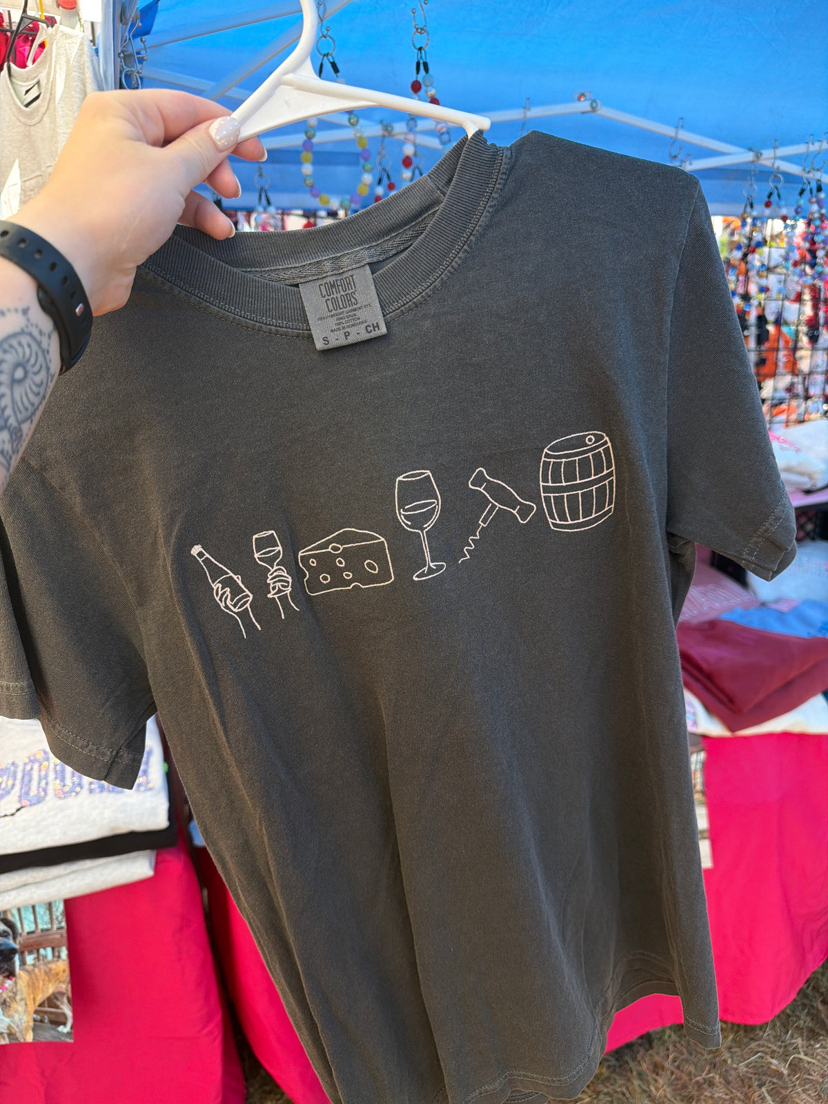Wine icons tee