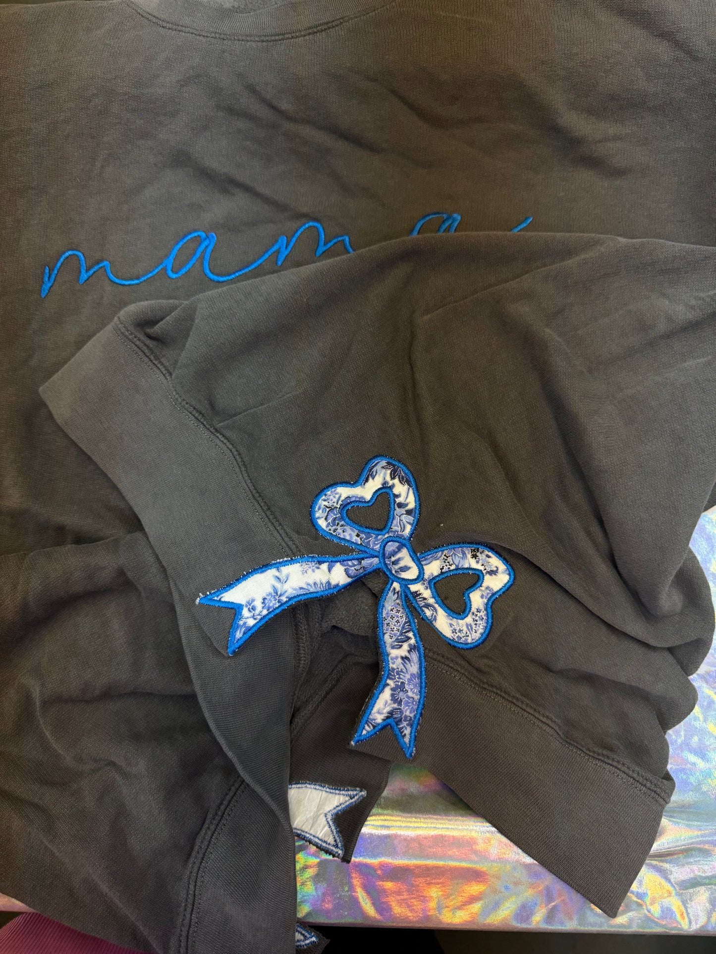 2XL Mama Crewneck WITH Side bows