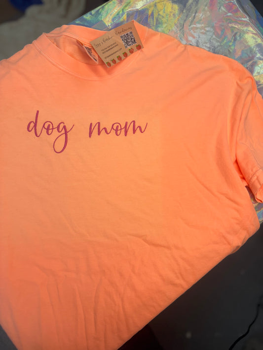 Dog Mom Tee