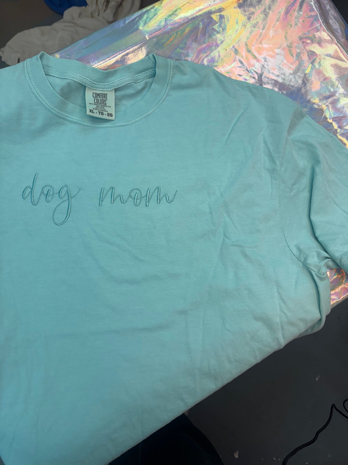 Dog Mom Tee
