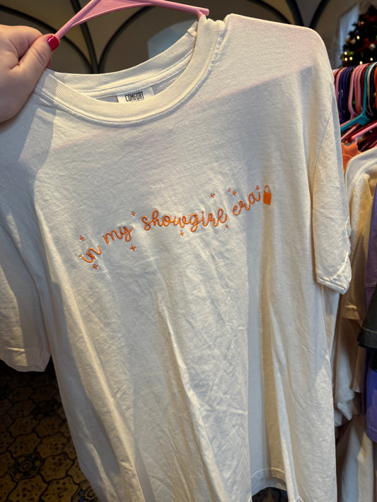 In my showg*rl era wavy tee